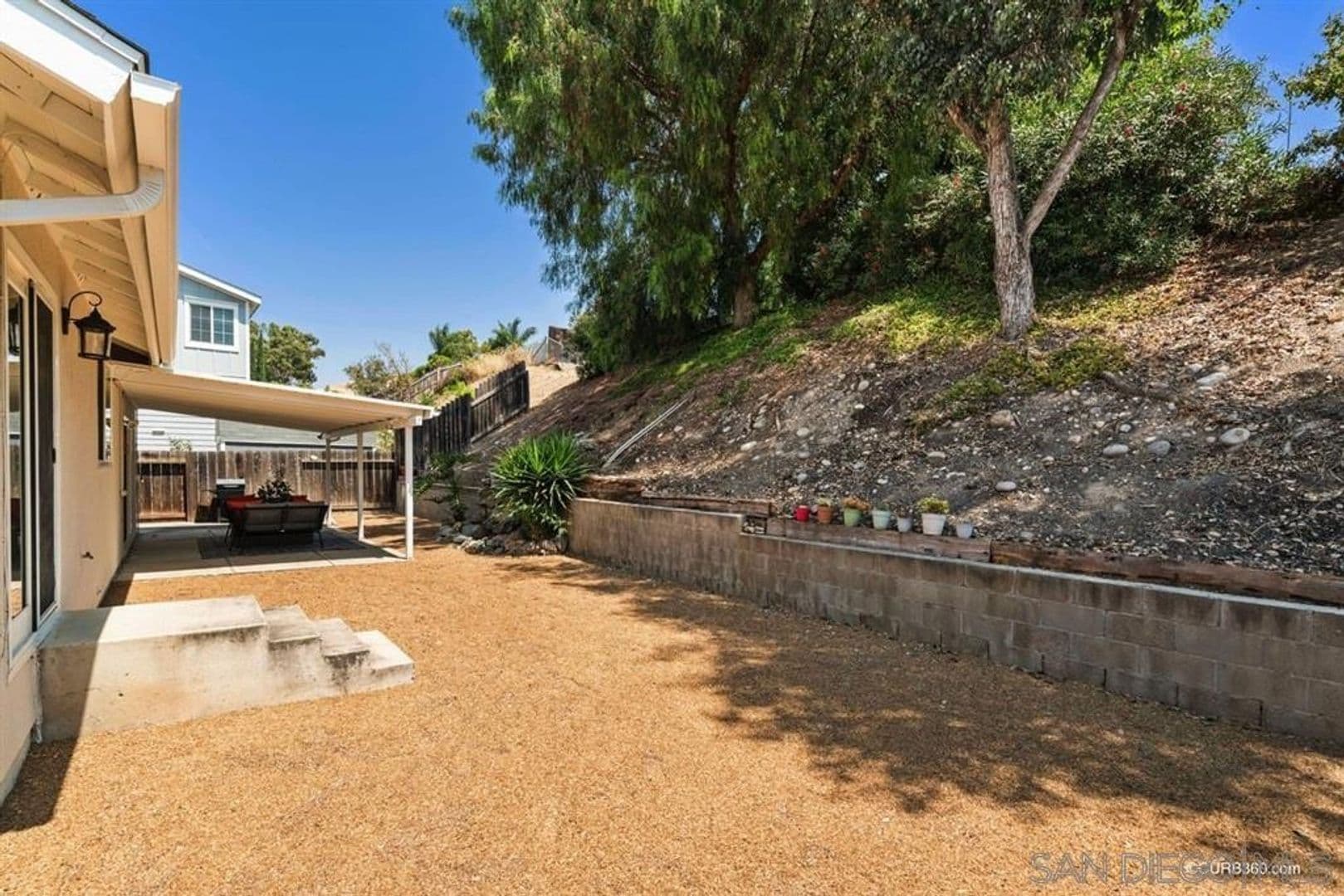 Santee House: 10351 Cadwell Rd