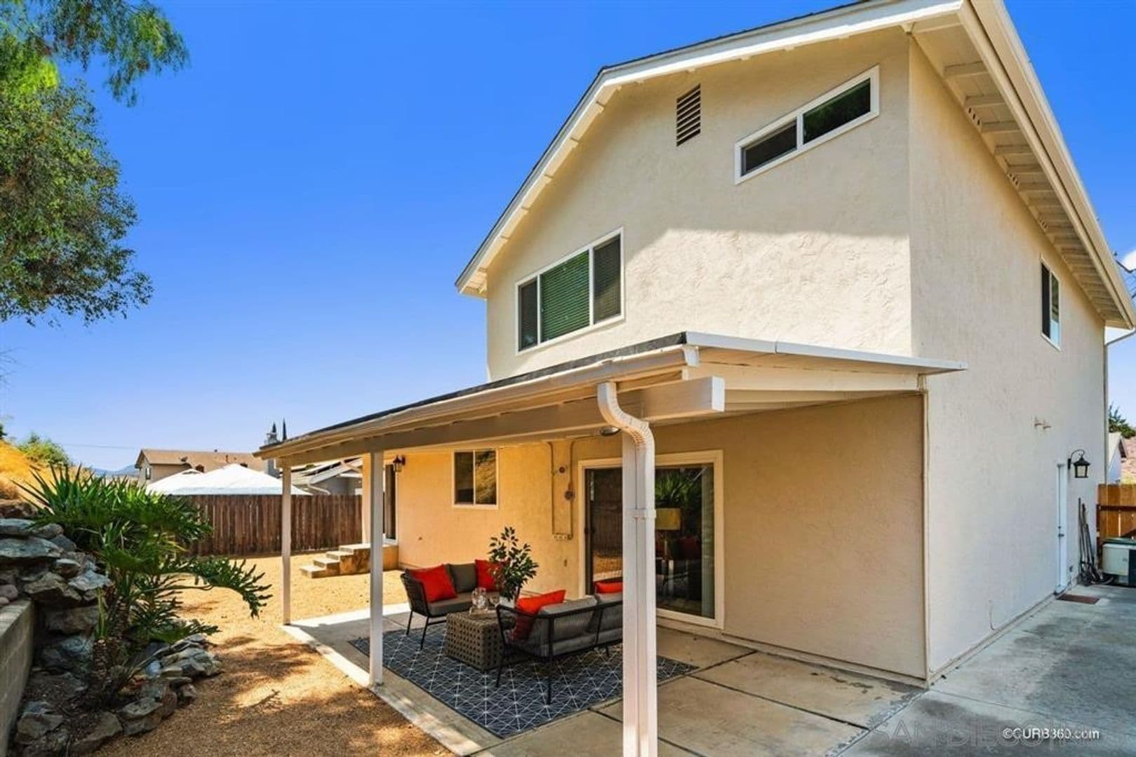 Santee House: 10351 Cadwell Rd