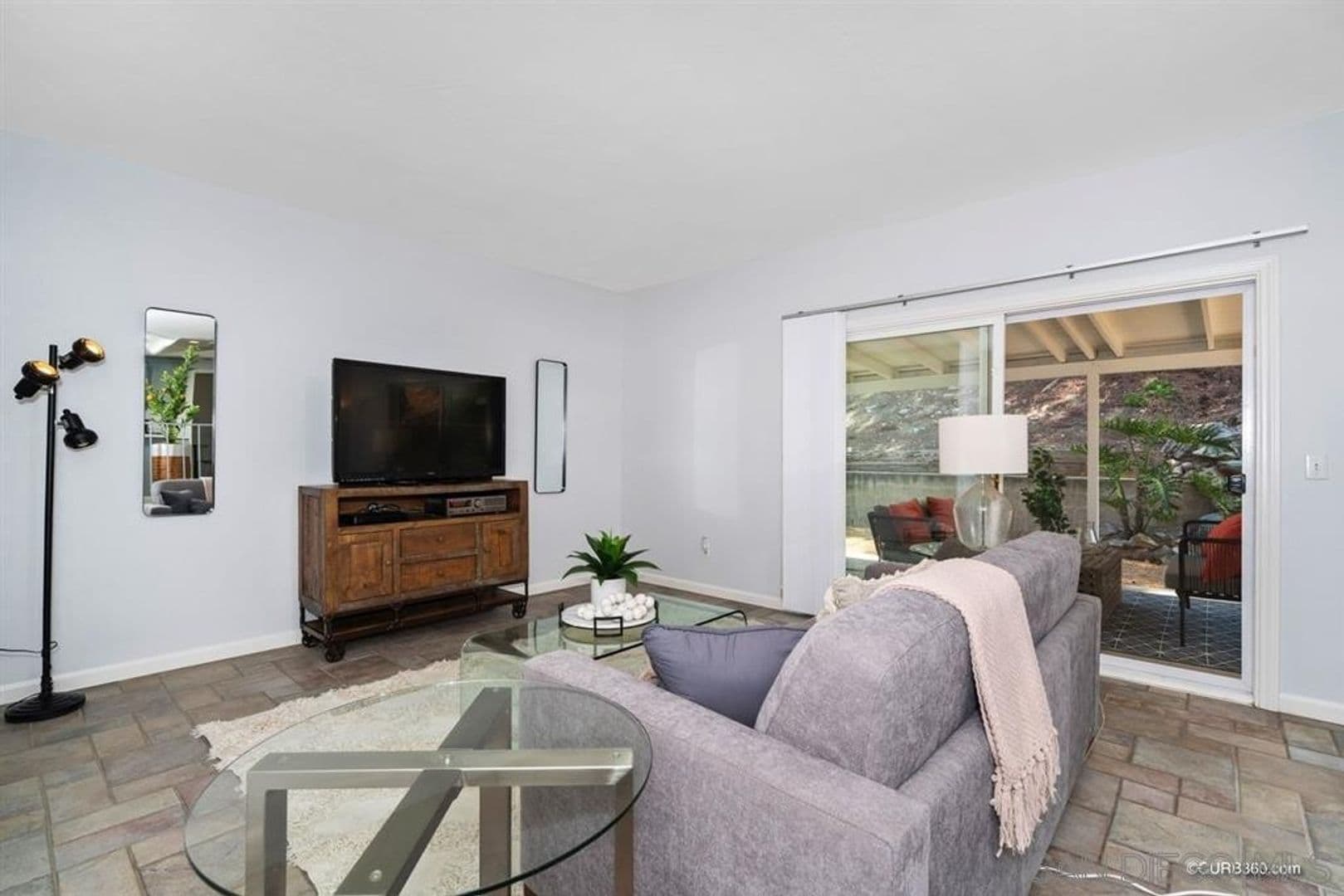 Santee House: 10351 Cadwell Rd
