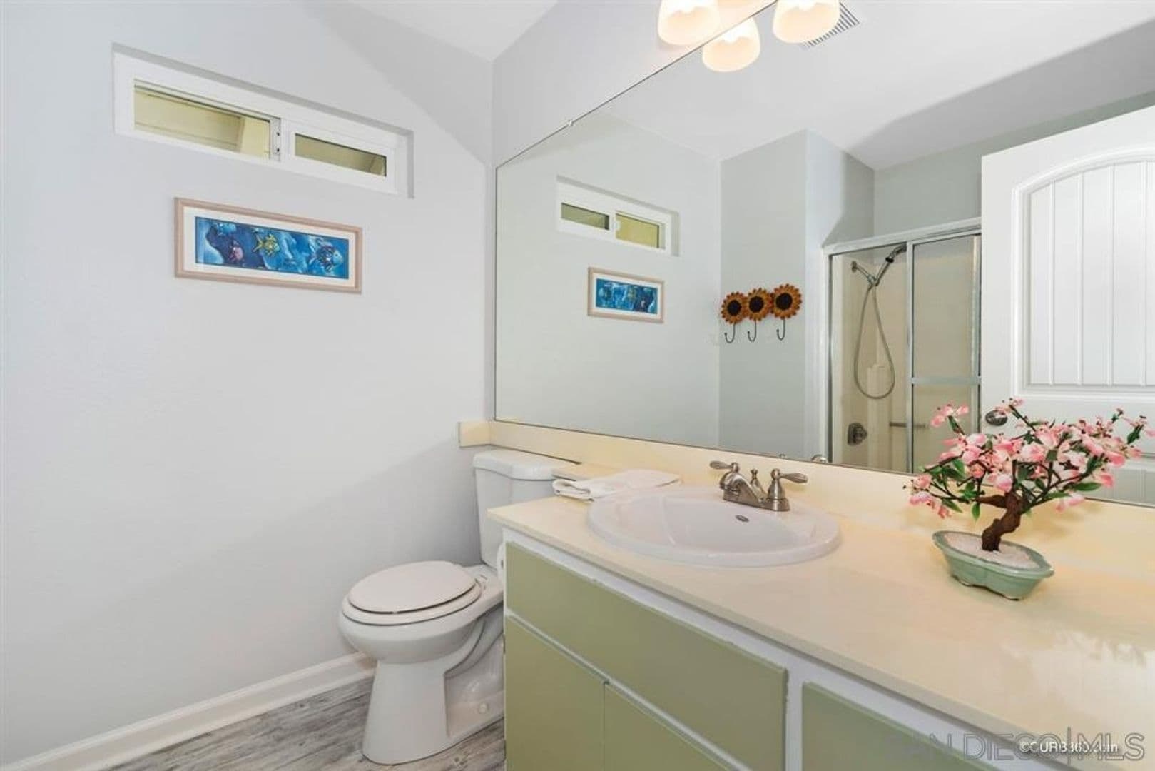 Santee House: 10351 Cadwell Rd