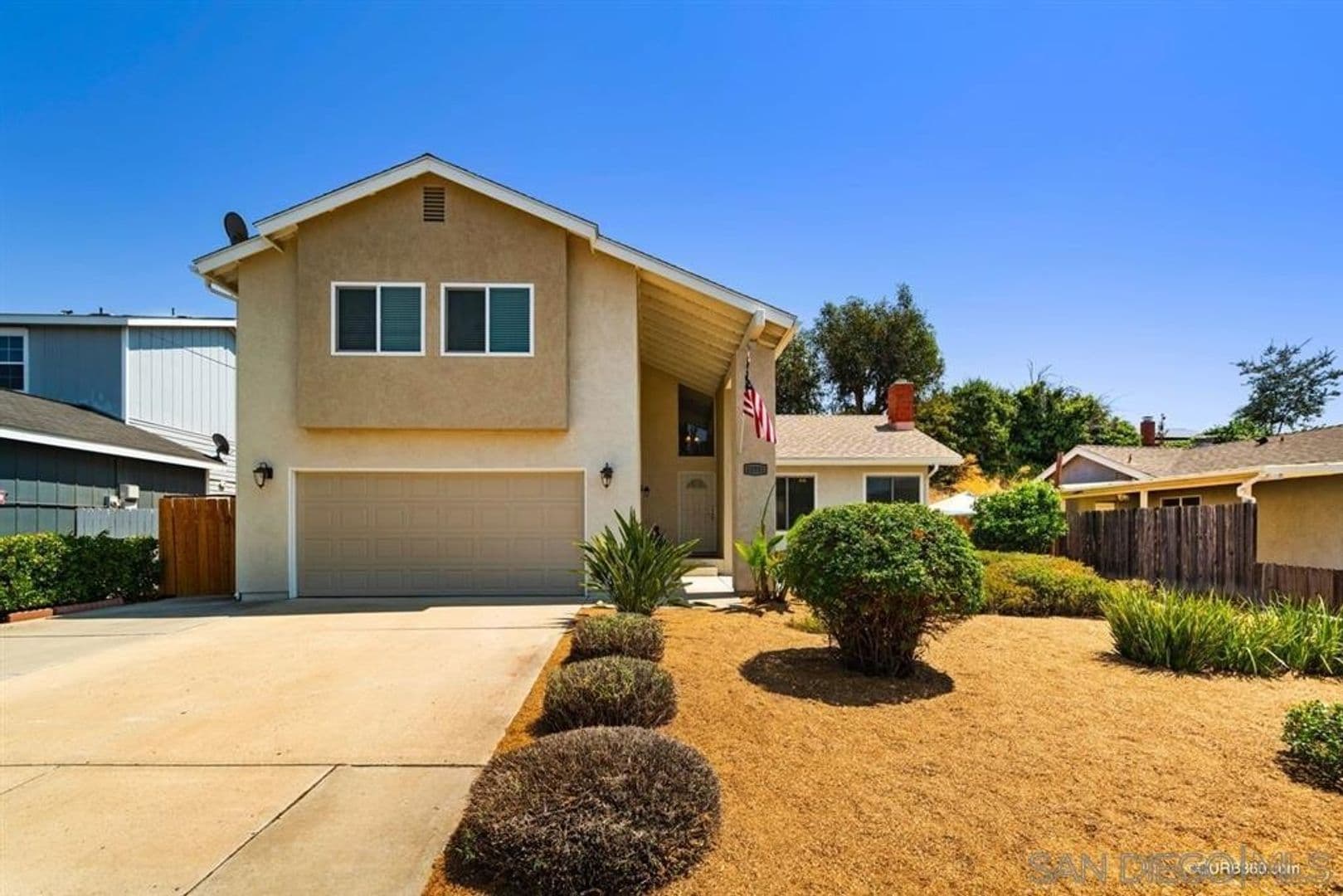 Santee House: 10351 Cadwell Rd