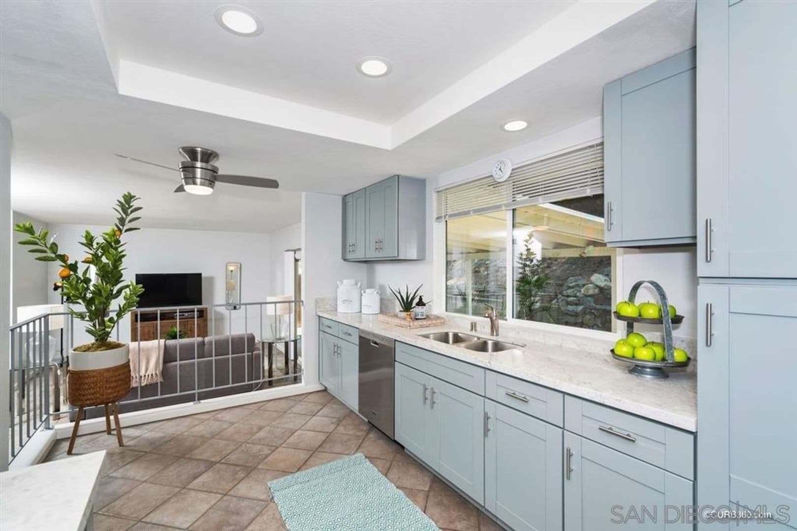 Santee House: 10351 Cadwell Rd