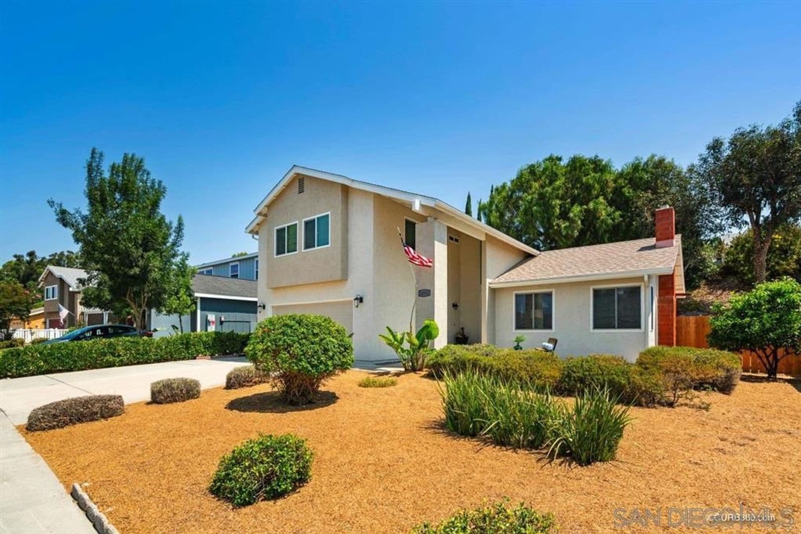 Santee House: 10351 Cadwell Rd