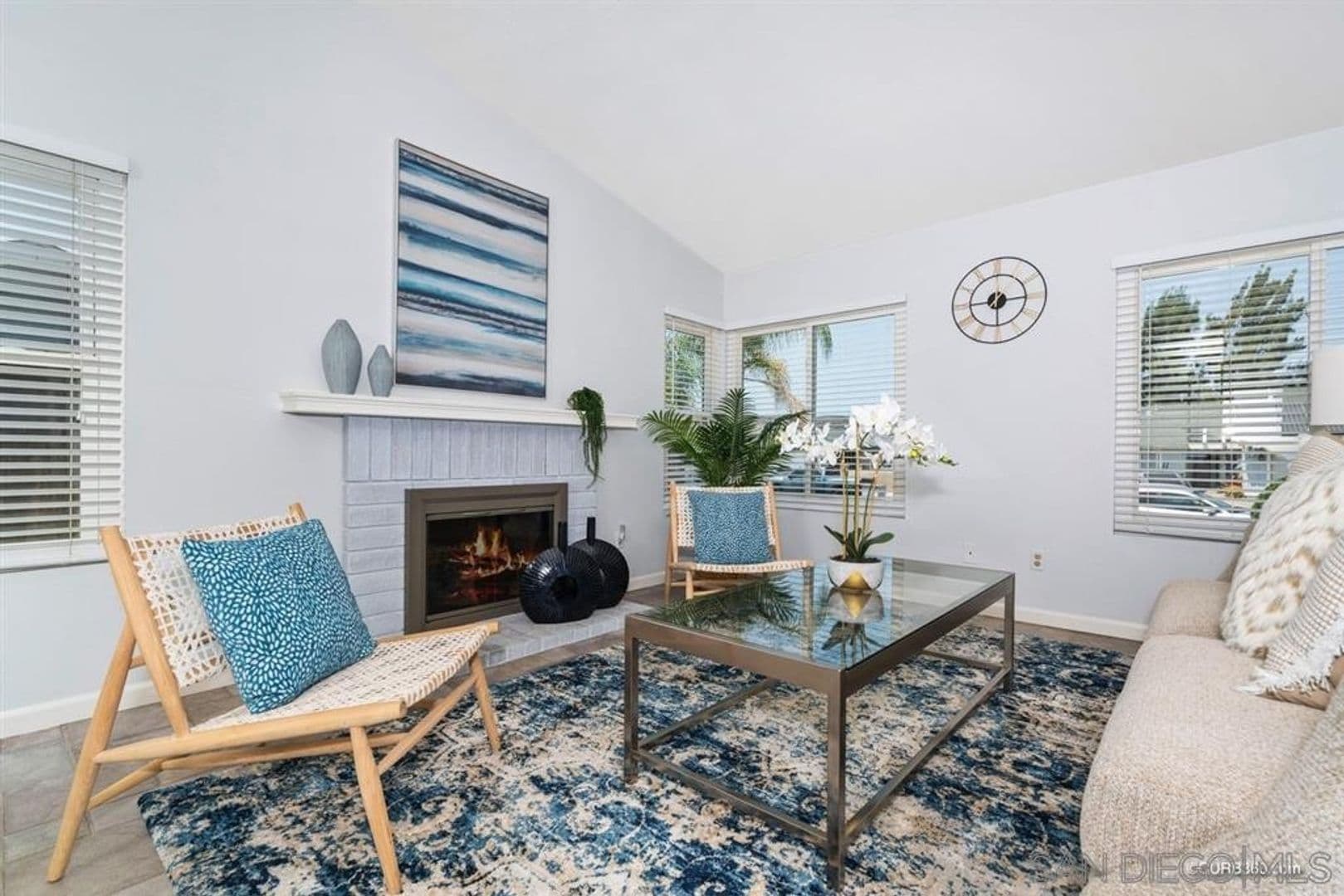 Santee House: 10351 Cadwell Rd