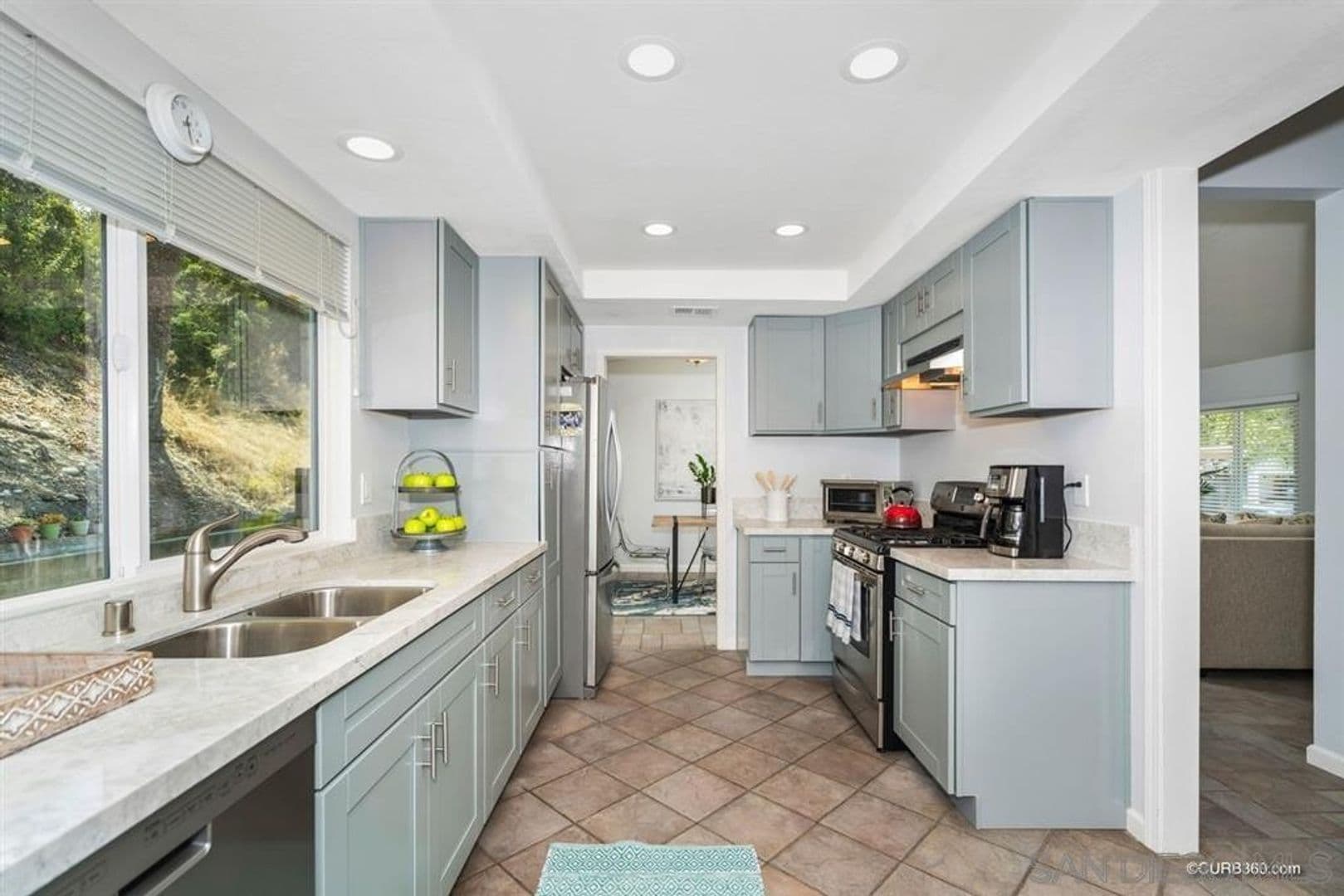 Santee House: 10351 Cadwell Rd