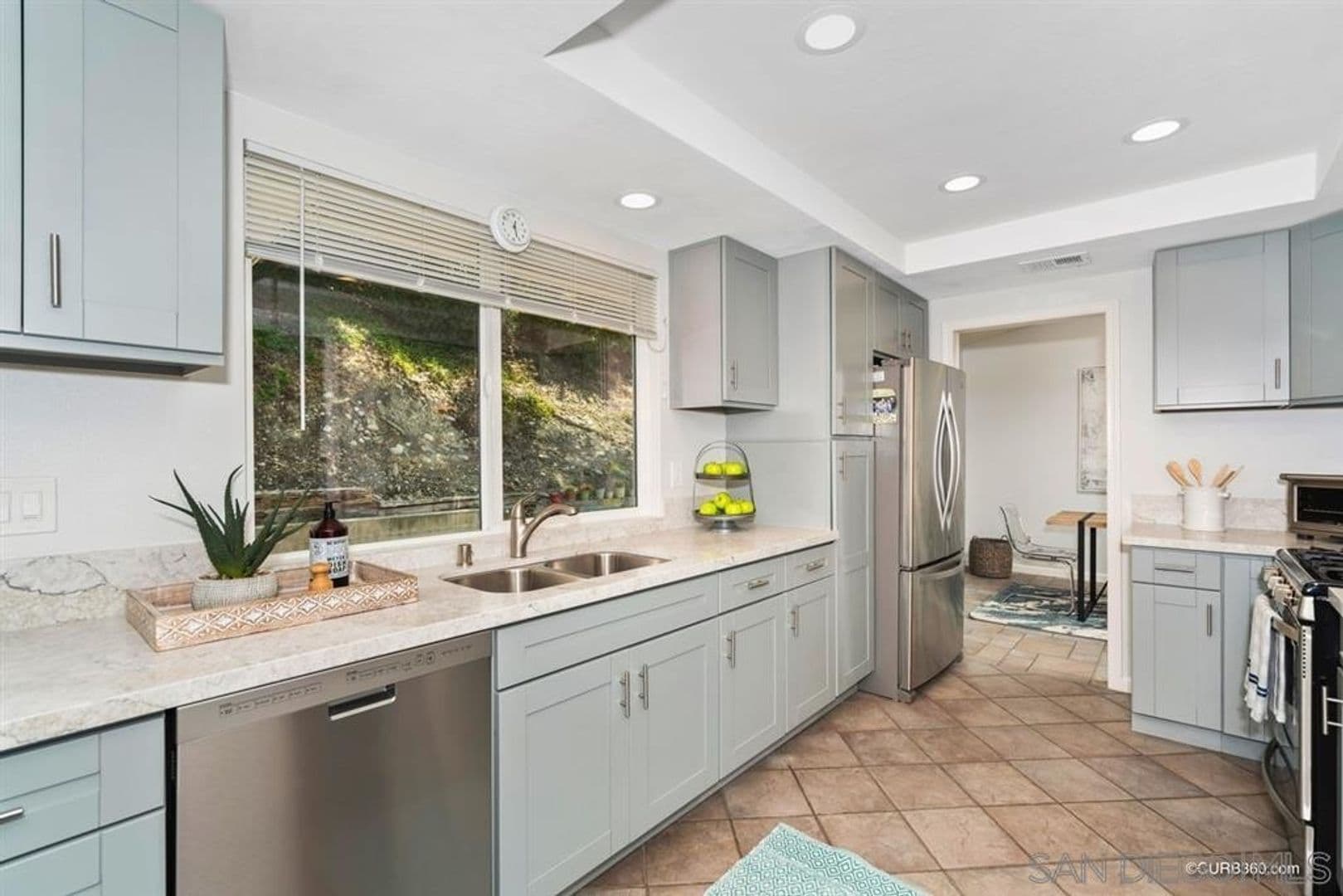Santee House: 10351 Cadwell Rd