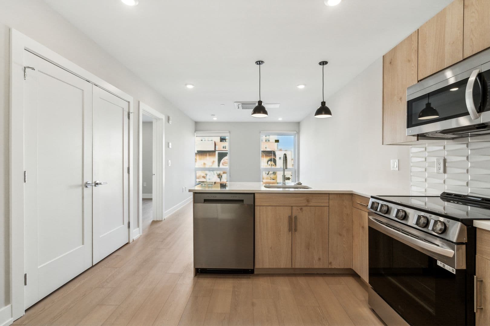 Philadelphia Apartment: 922 N Broad Street