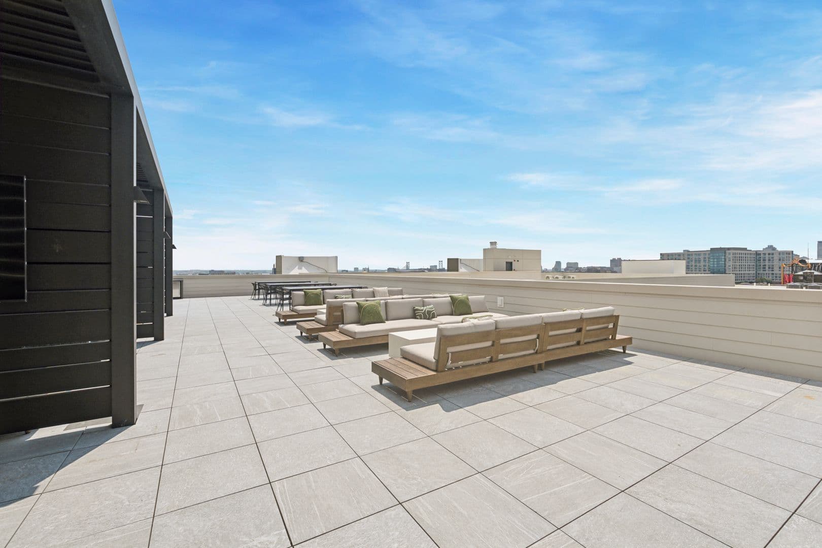 Philadelphia Apartment: 922 N Broad Street