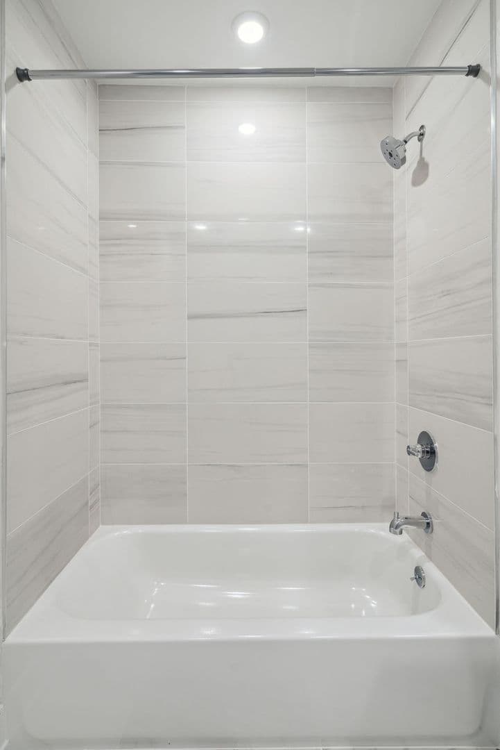 Philadelphia Apartment: 342 W Girard Ave