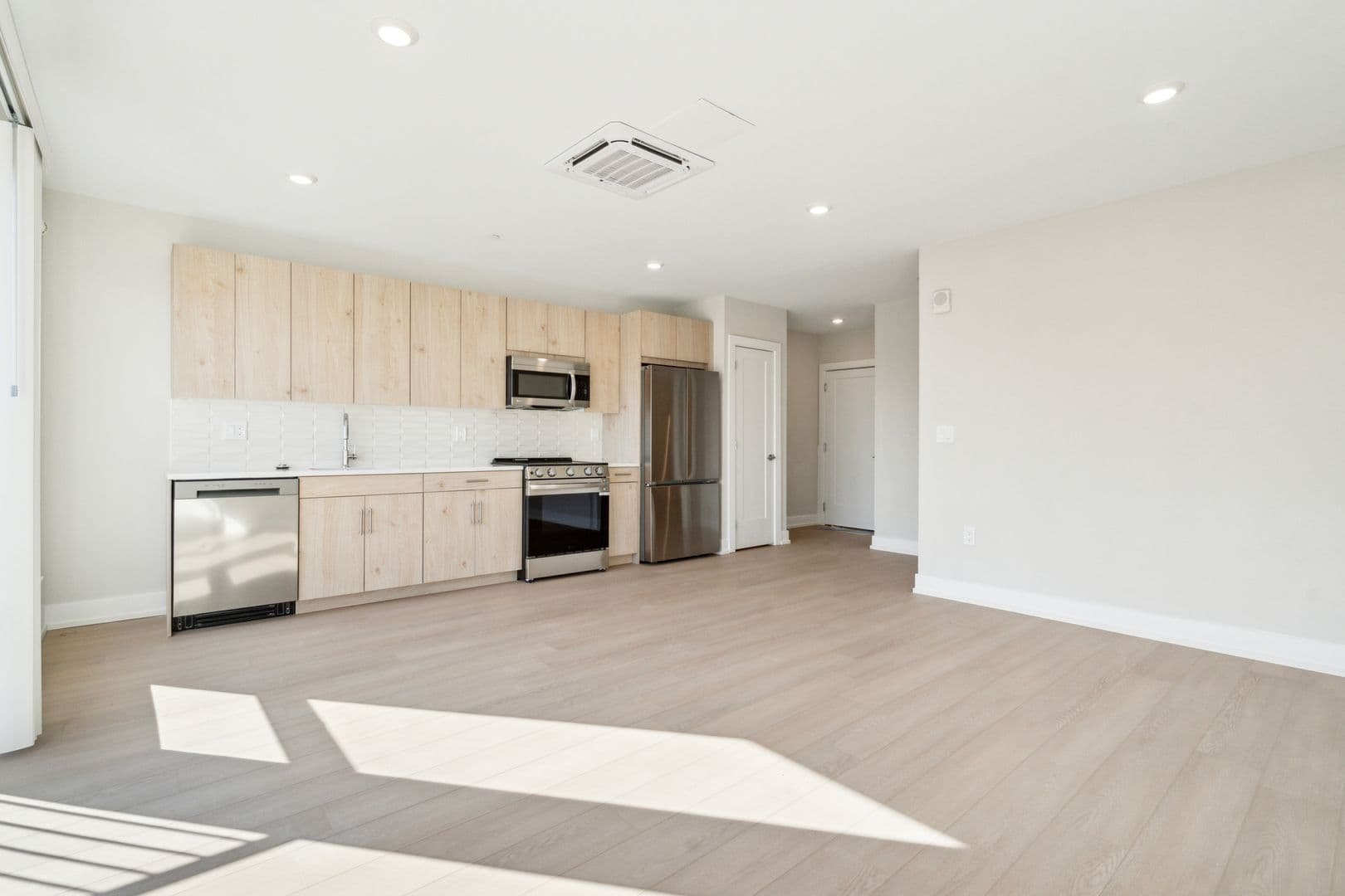 Philadelphia Apartment: 922 N Broad Street
