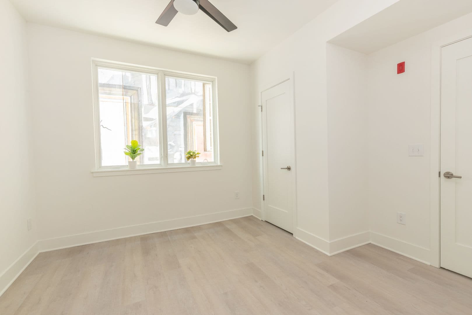 Philadelphia Apartment: 833 Wharton Street