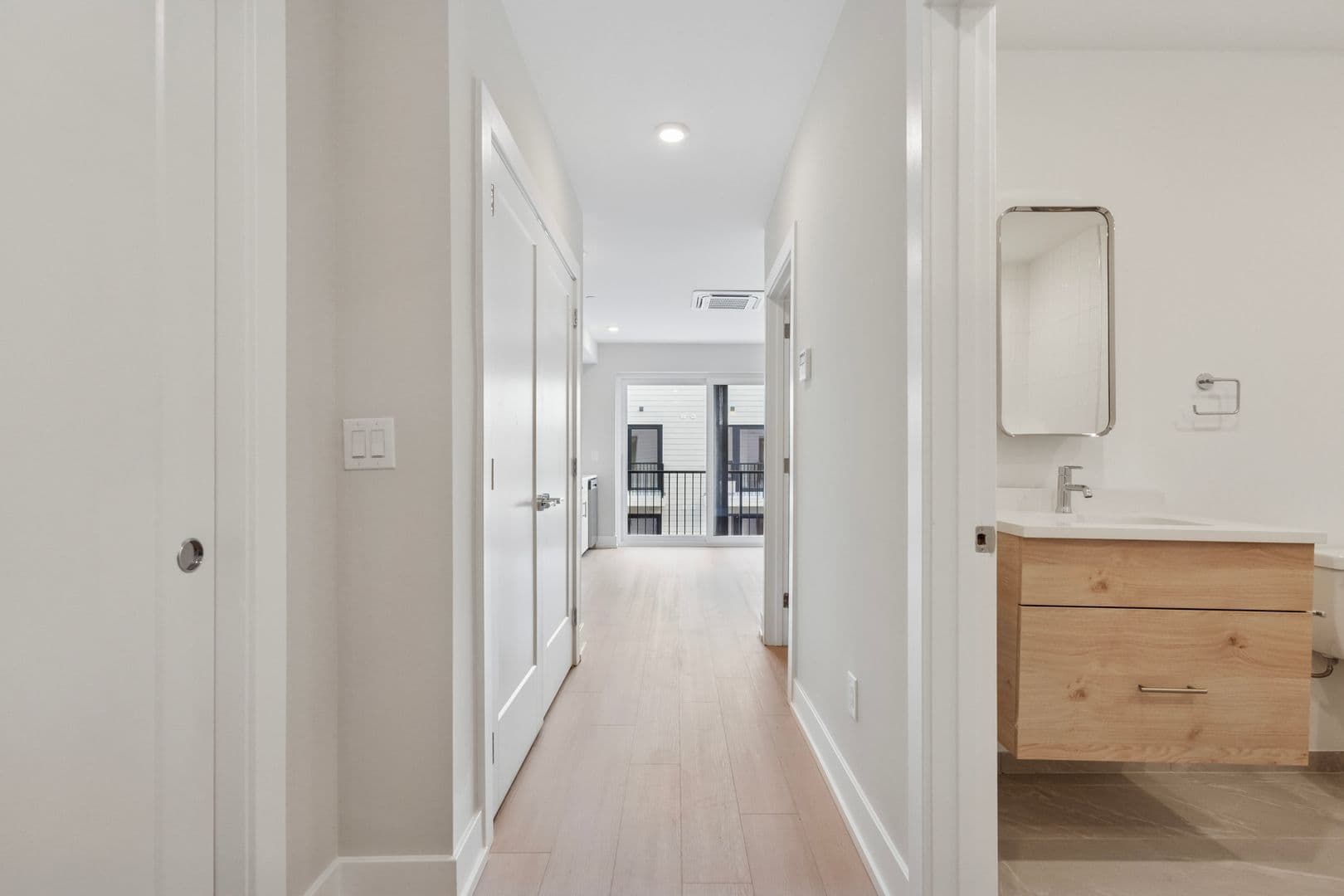 Philadelphia Apartment: 922 N Broad Street