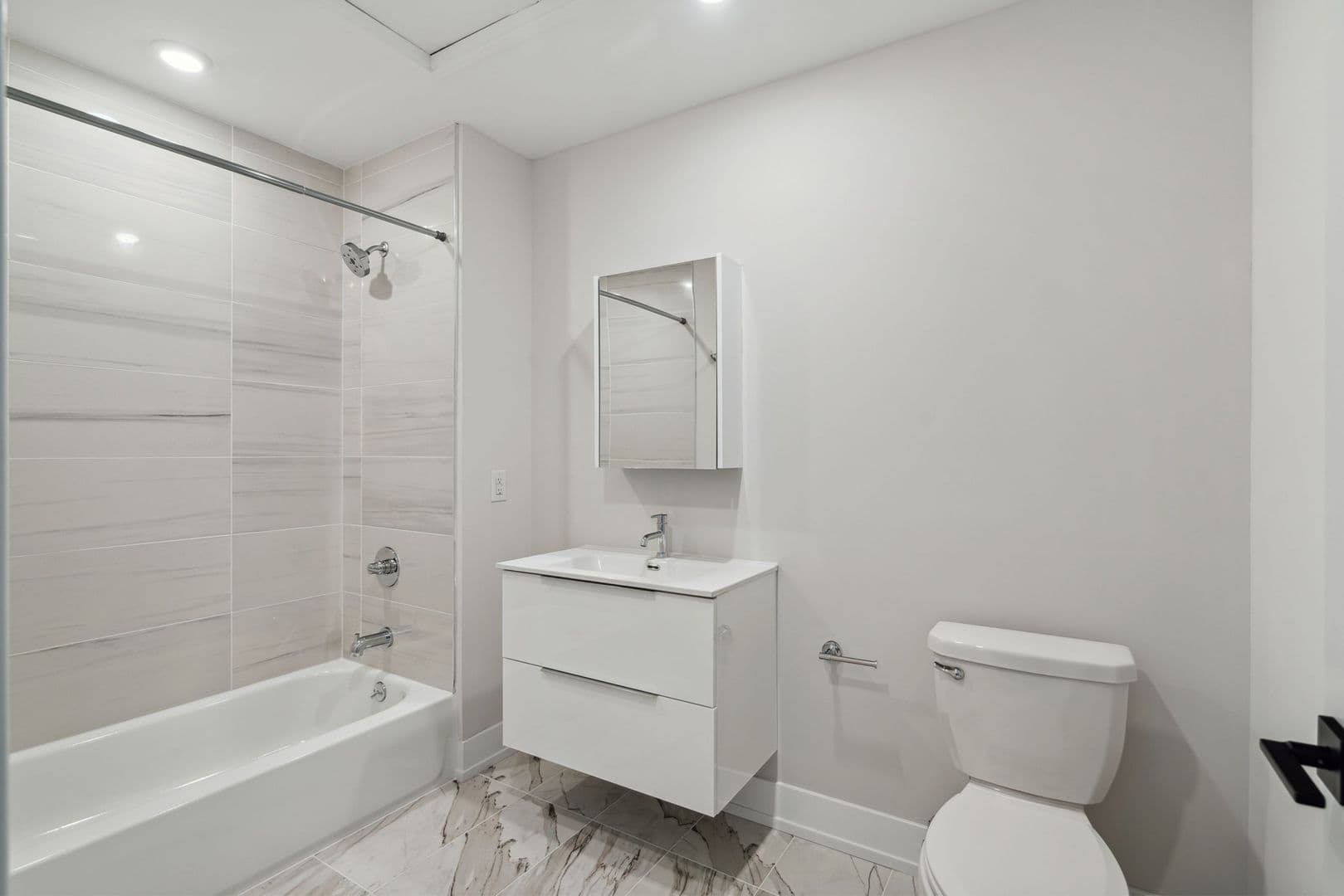 Philadelphia Apartment: 342 W Girard Ave