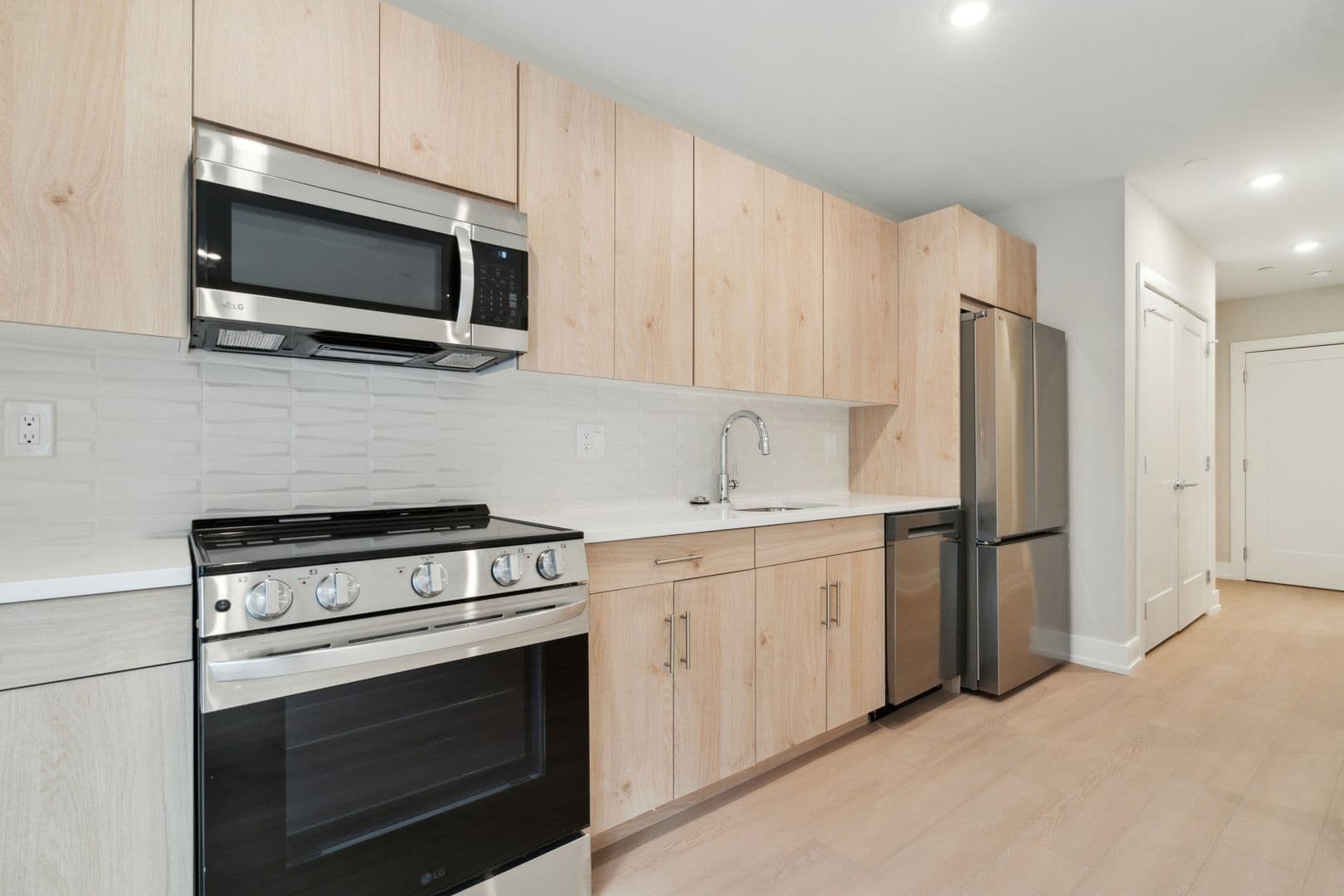 Philadelphia Apartment: 922 N Broad Street