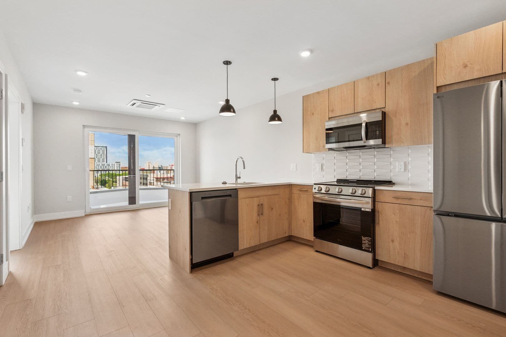 Philadelphia Apartment: 922 N Broad Street
