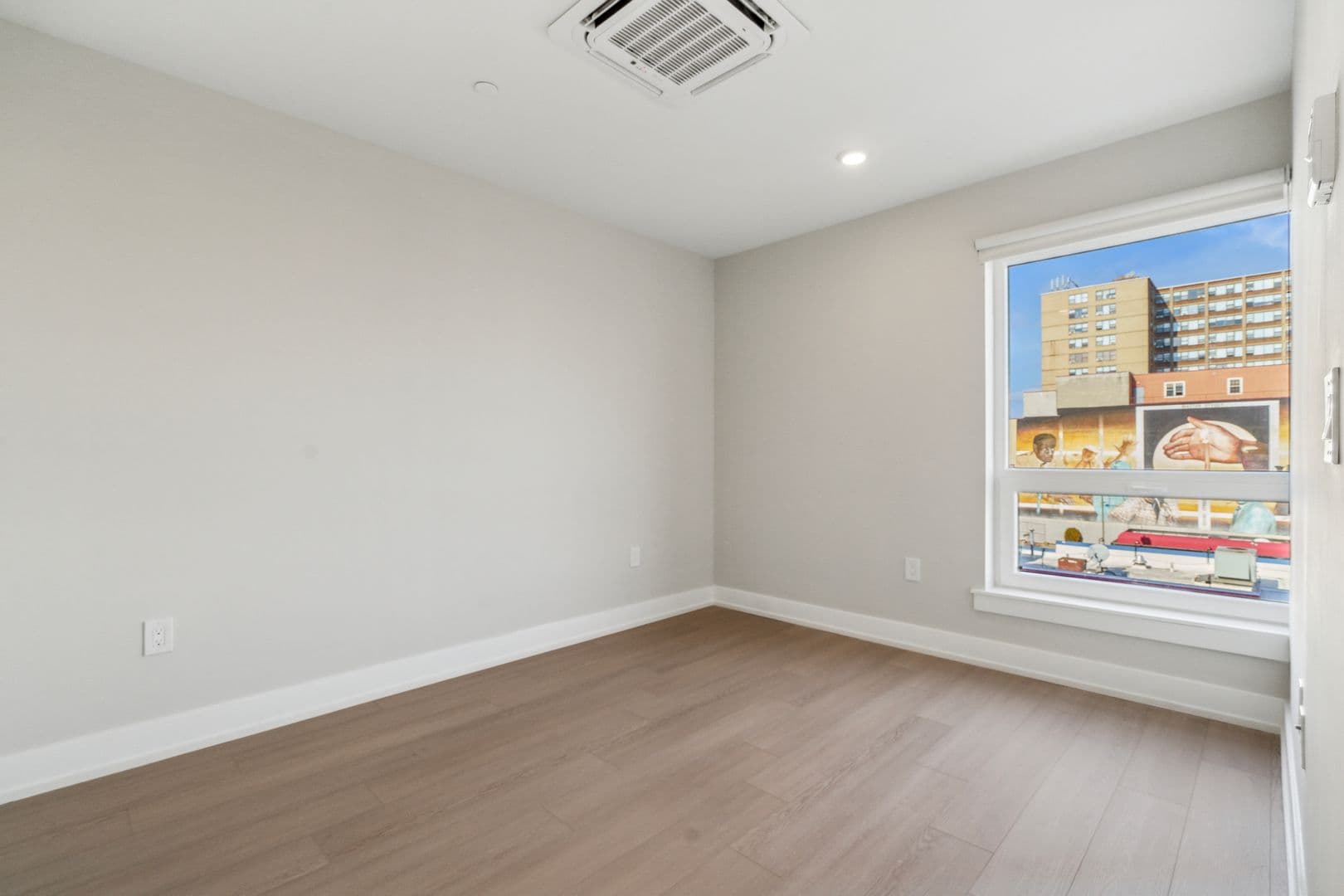 Philadelphia Apartment: 922 N Broad Street