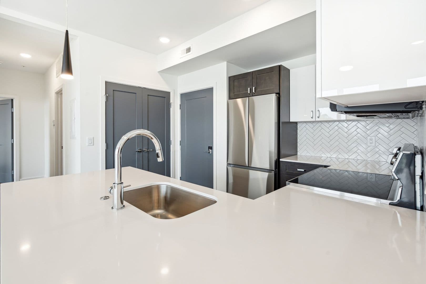 Philadelphia Apartment: 1701 Federal Street