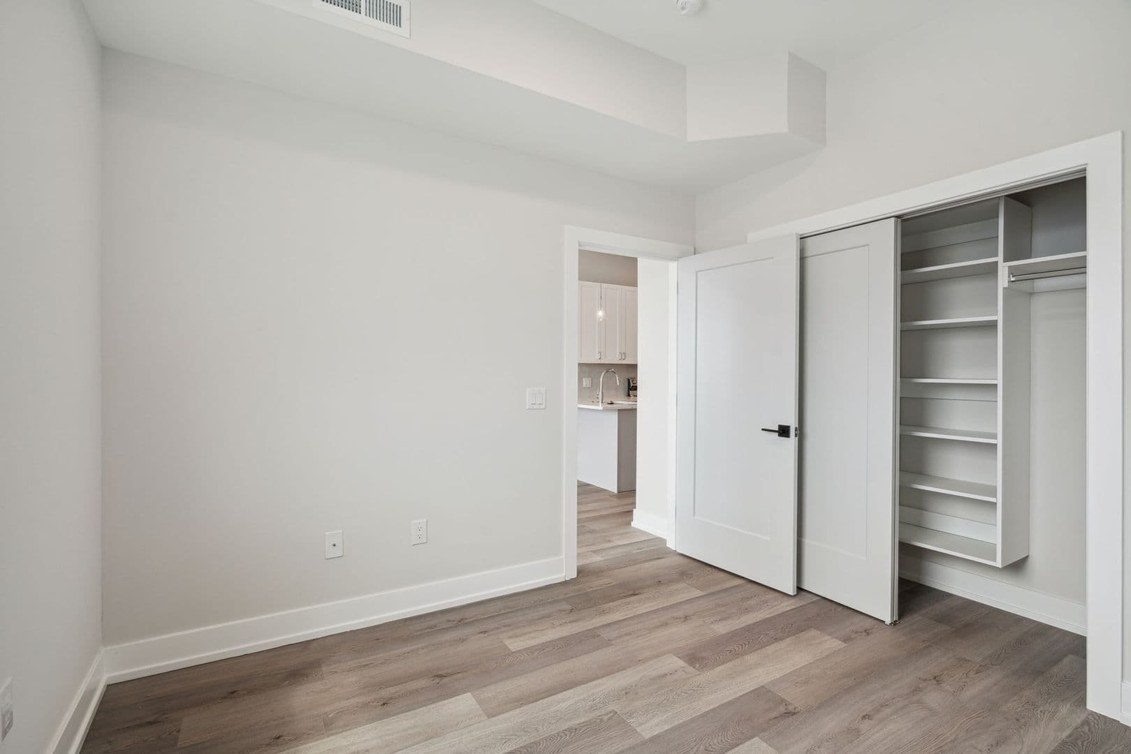 Philadelphia Apartment: 342 W Girard Ave