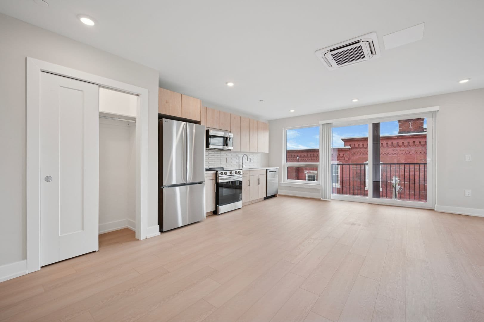Philadelphia Apartment: 922 N Broad Street