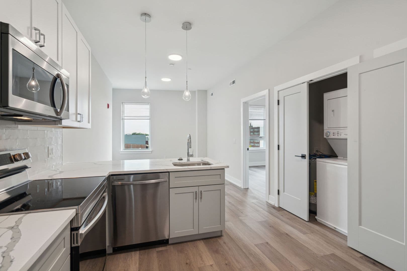 Philadelphia Apartment: 342 W Girard Ave