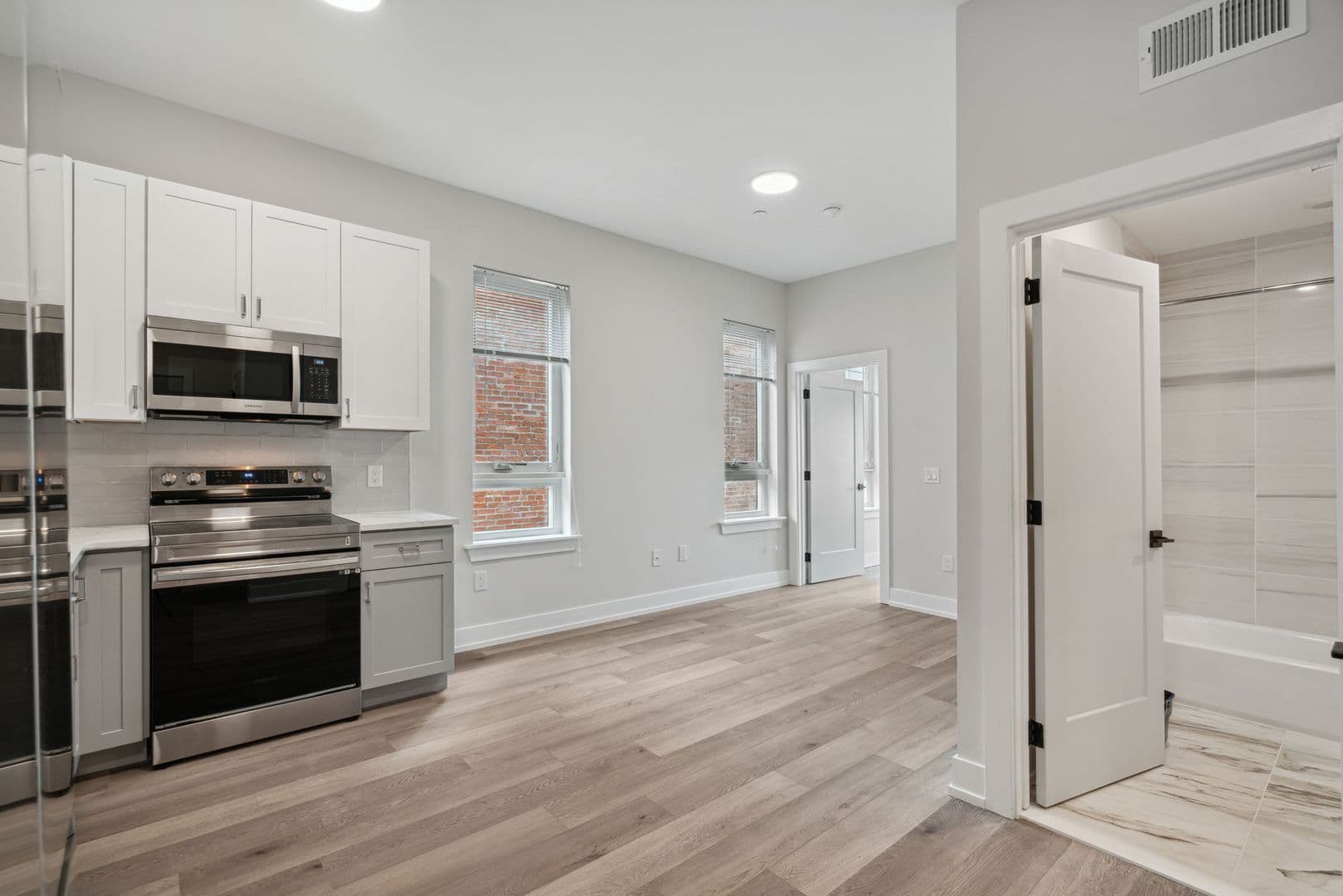 Philadelphia Apartment: 342 W Girard Ave