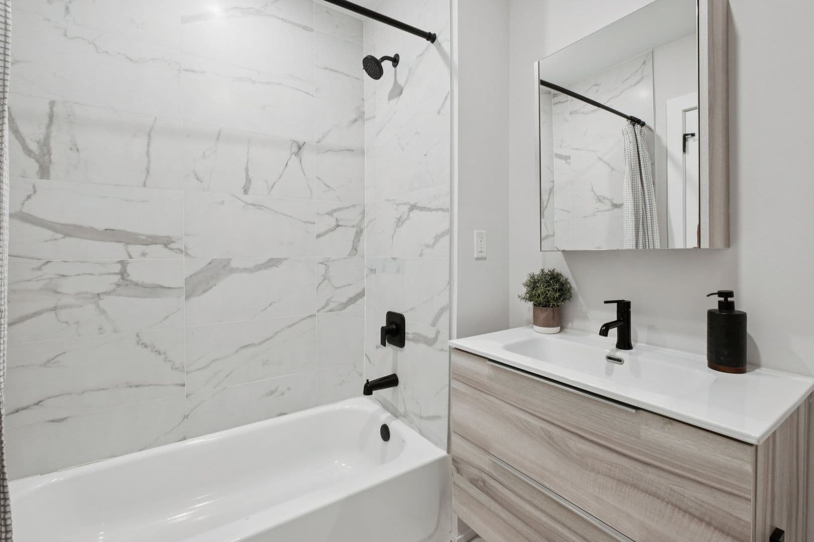 Philadelphia Apartment: 720 W Thompson St