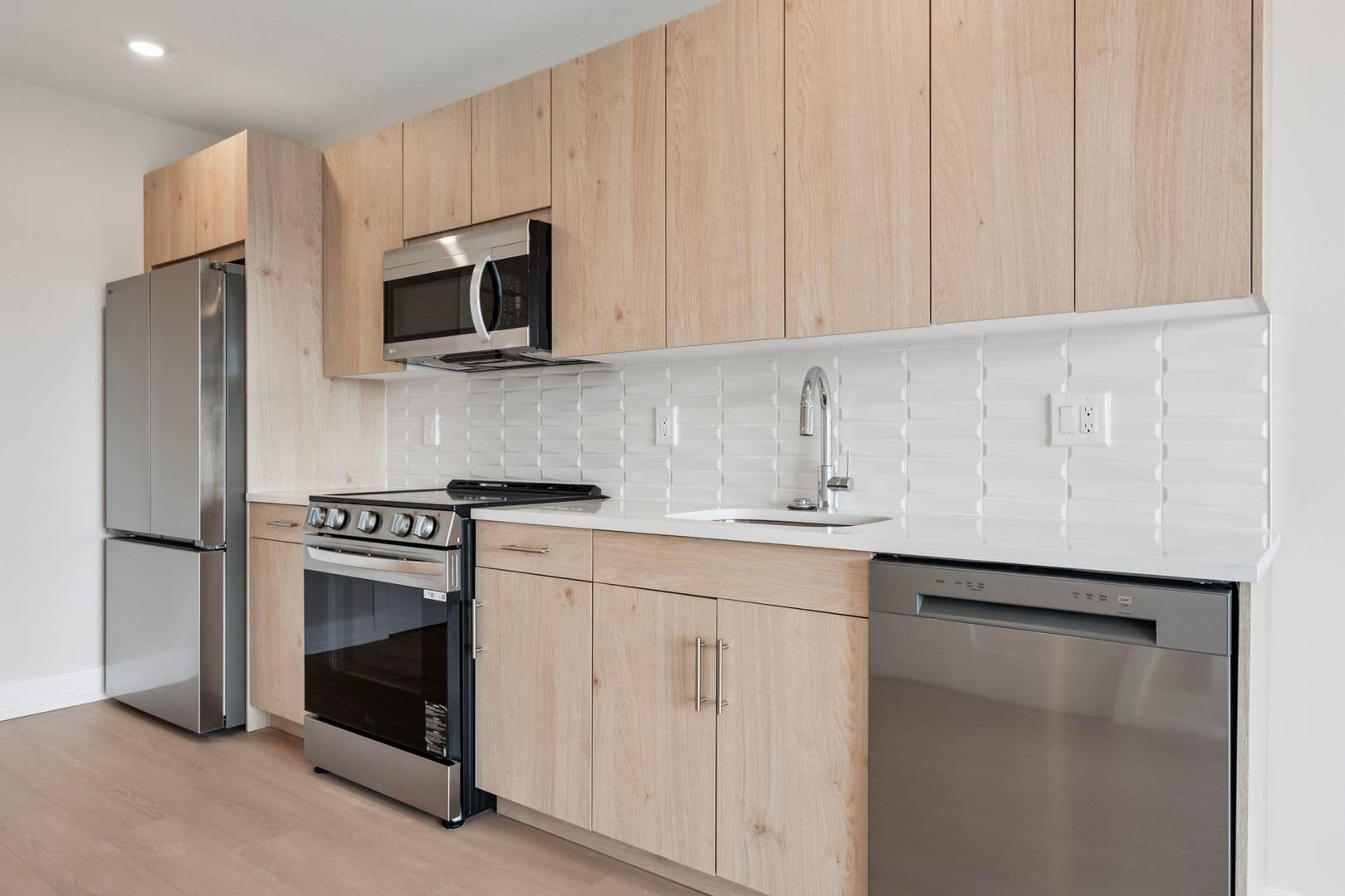 Philadelphia Apartment: 922 N Broad Street
