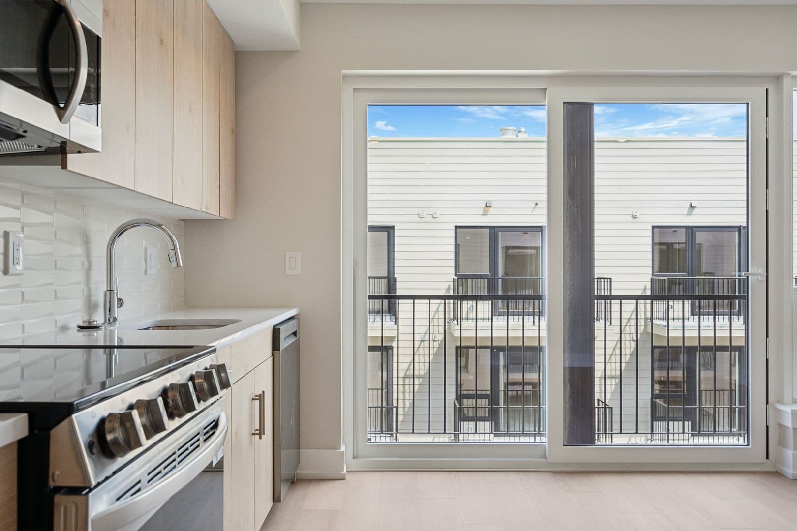 Philadelphia Apartment: 922 N Broad Street