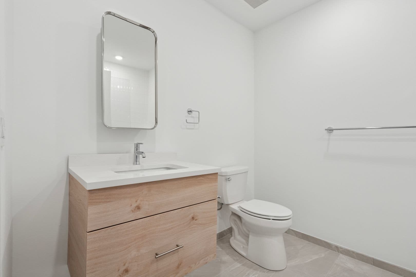 Philadelphia Apartment: 922 N Broad Street