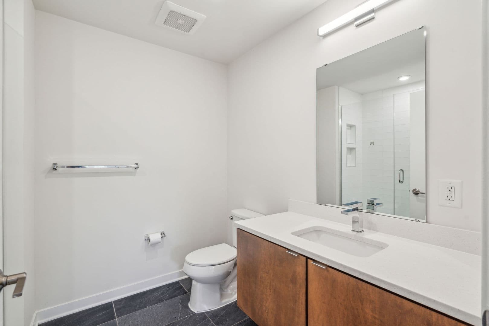 Philadelphia Apartment: 2501 Washington Avenue