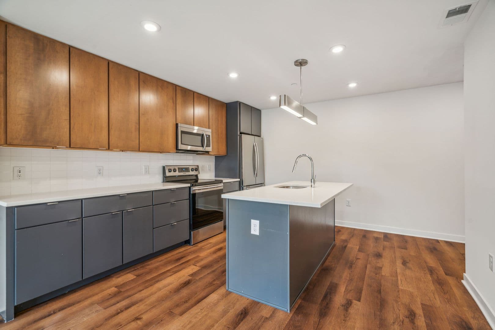 Philadelphia Apartment: 2501 Washington Avenue