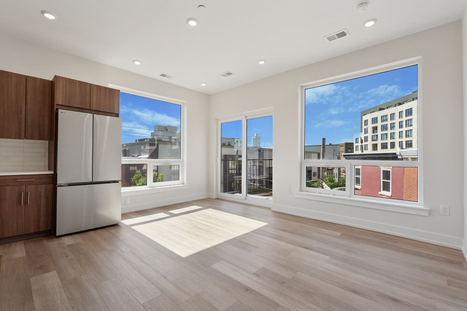 Philadelphia Apartment: 130 W Girard Avenue