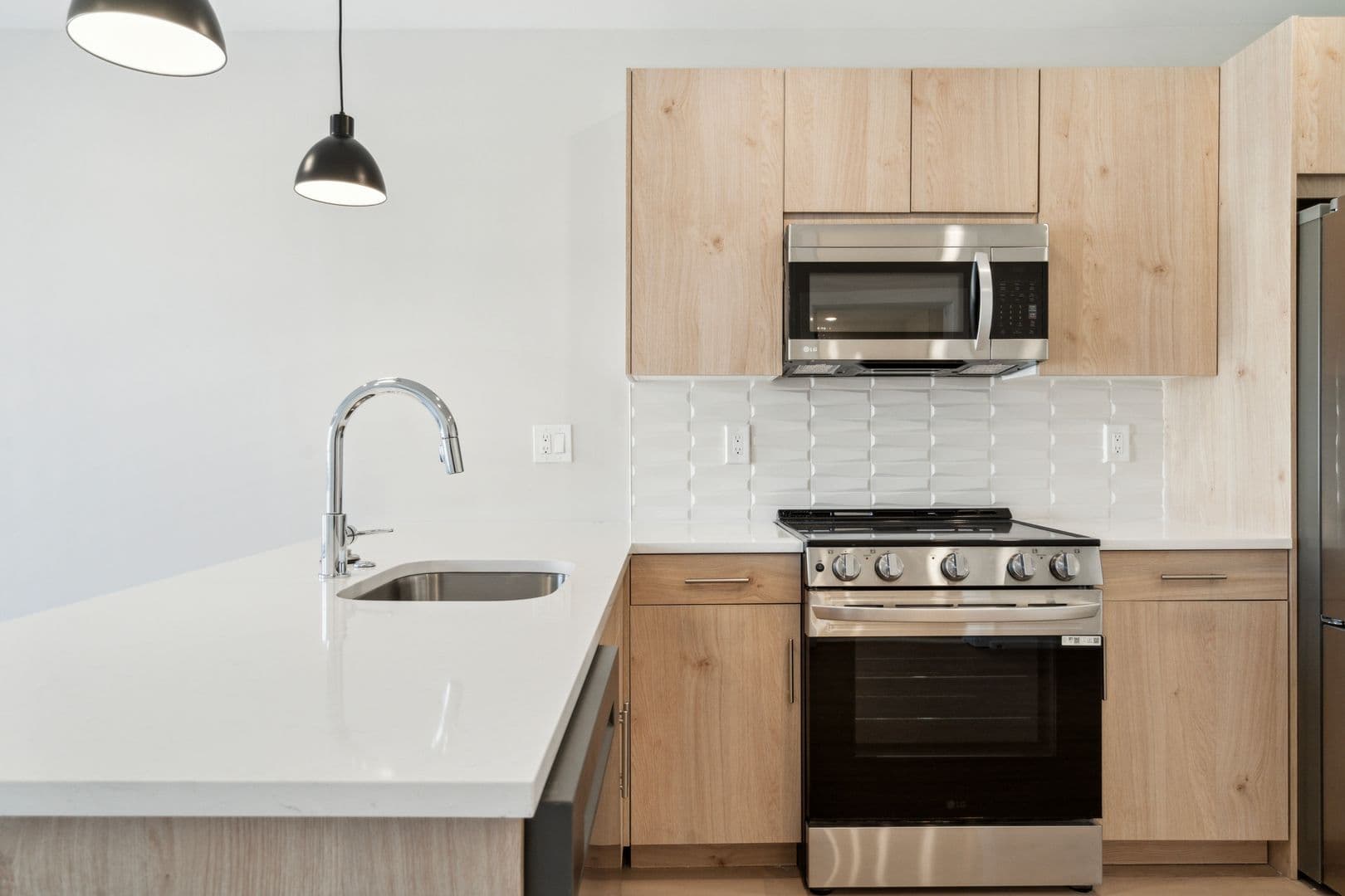 Philadelphia Apartment: 922 N Broad Street