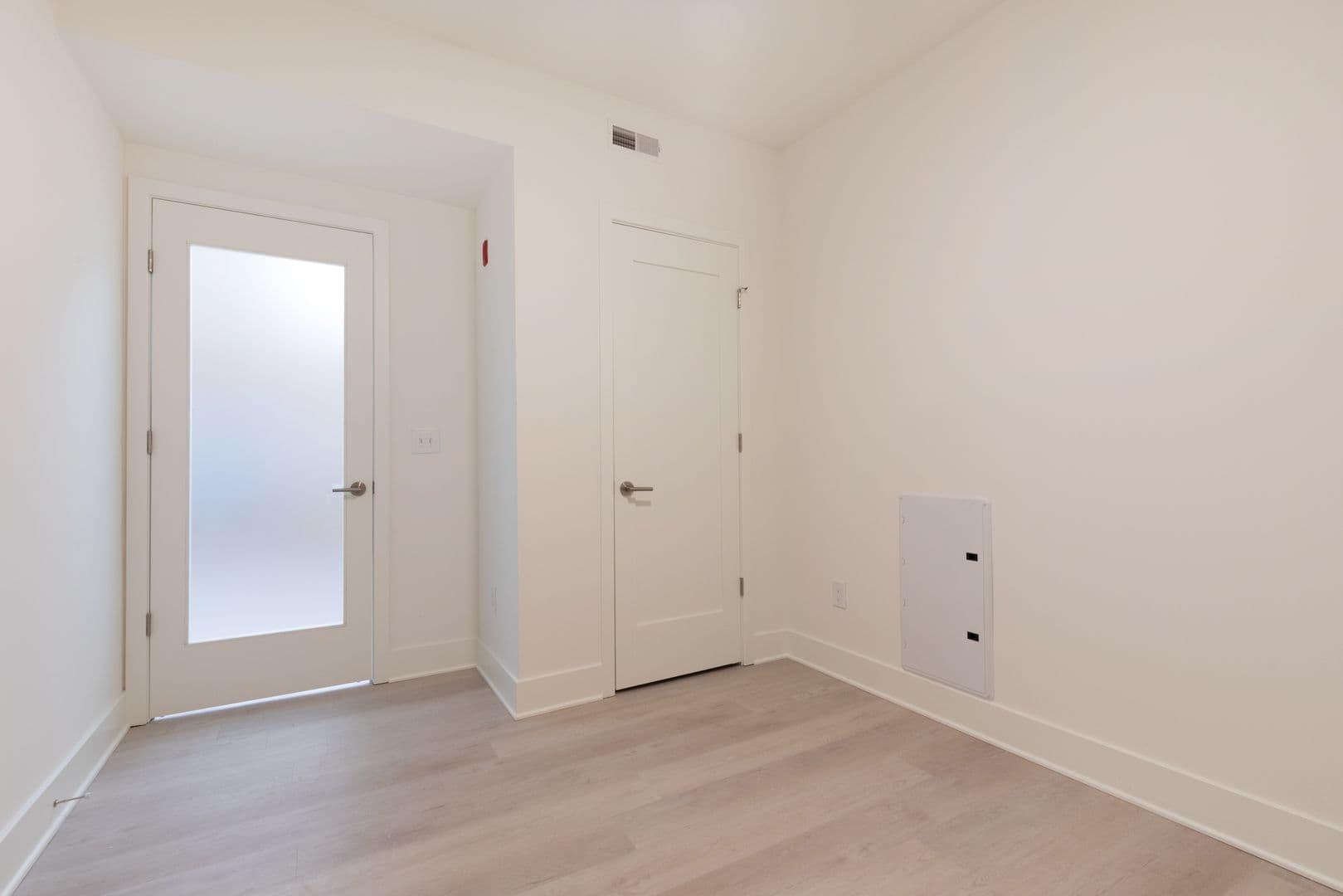 Philadelphia Apartment: 833 Wharton Street