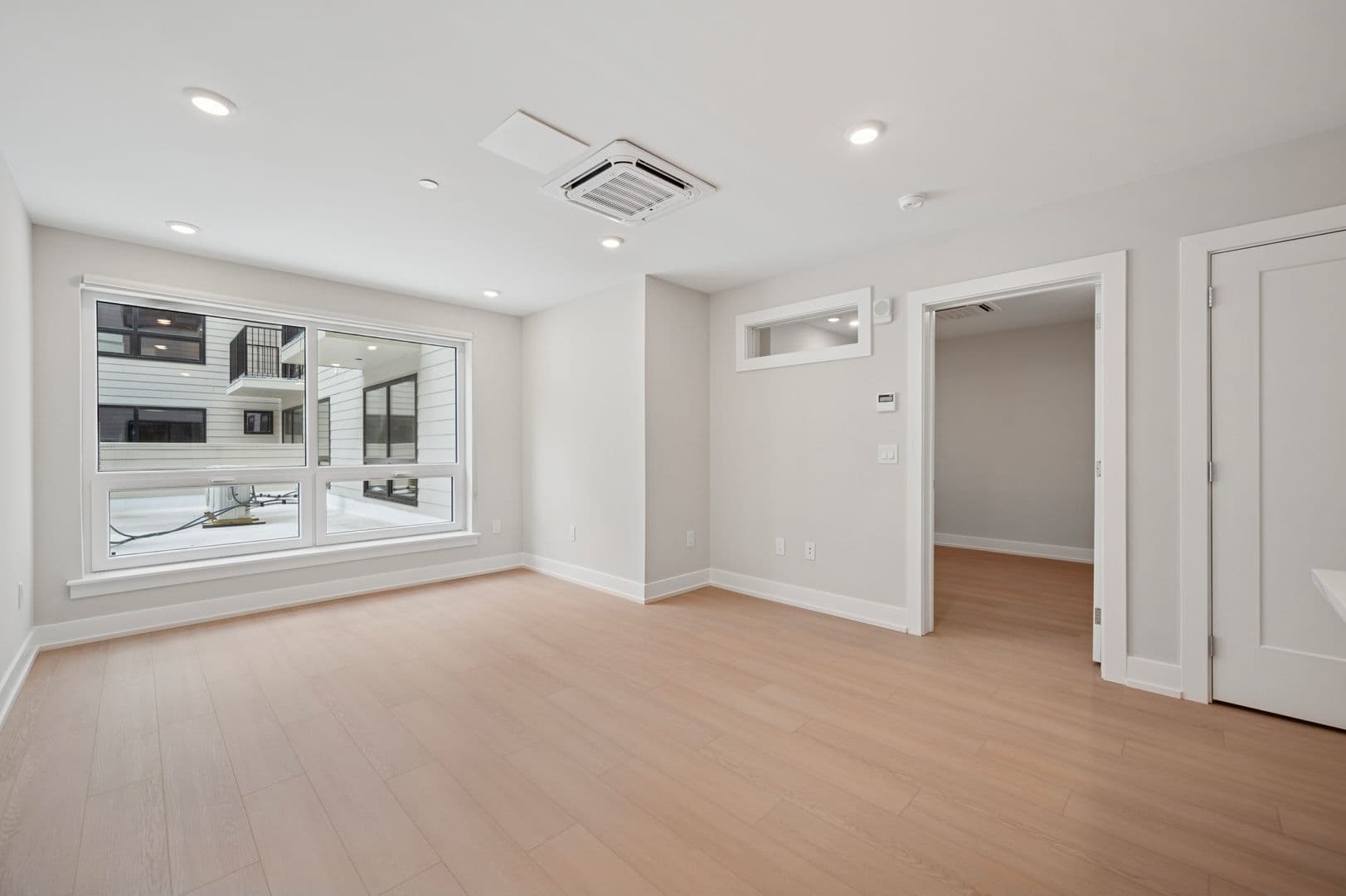 Philadelphia Apartment: 922 N Broad Street