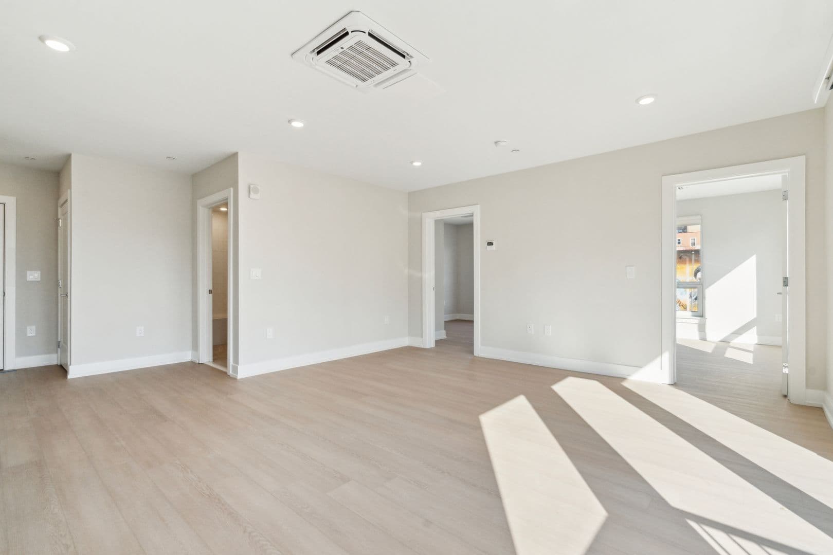 Philadelphia Apartment: 922 N Broad Street