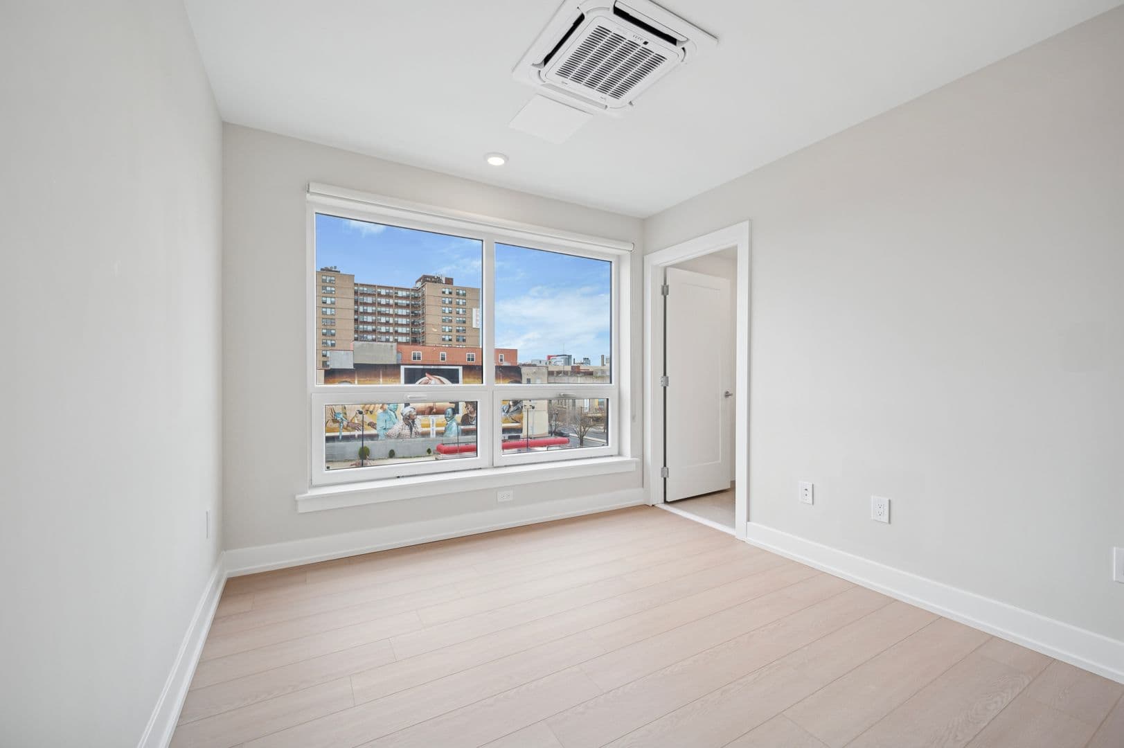 Philadelphia Apartment: 922 N Broad Street