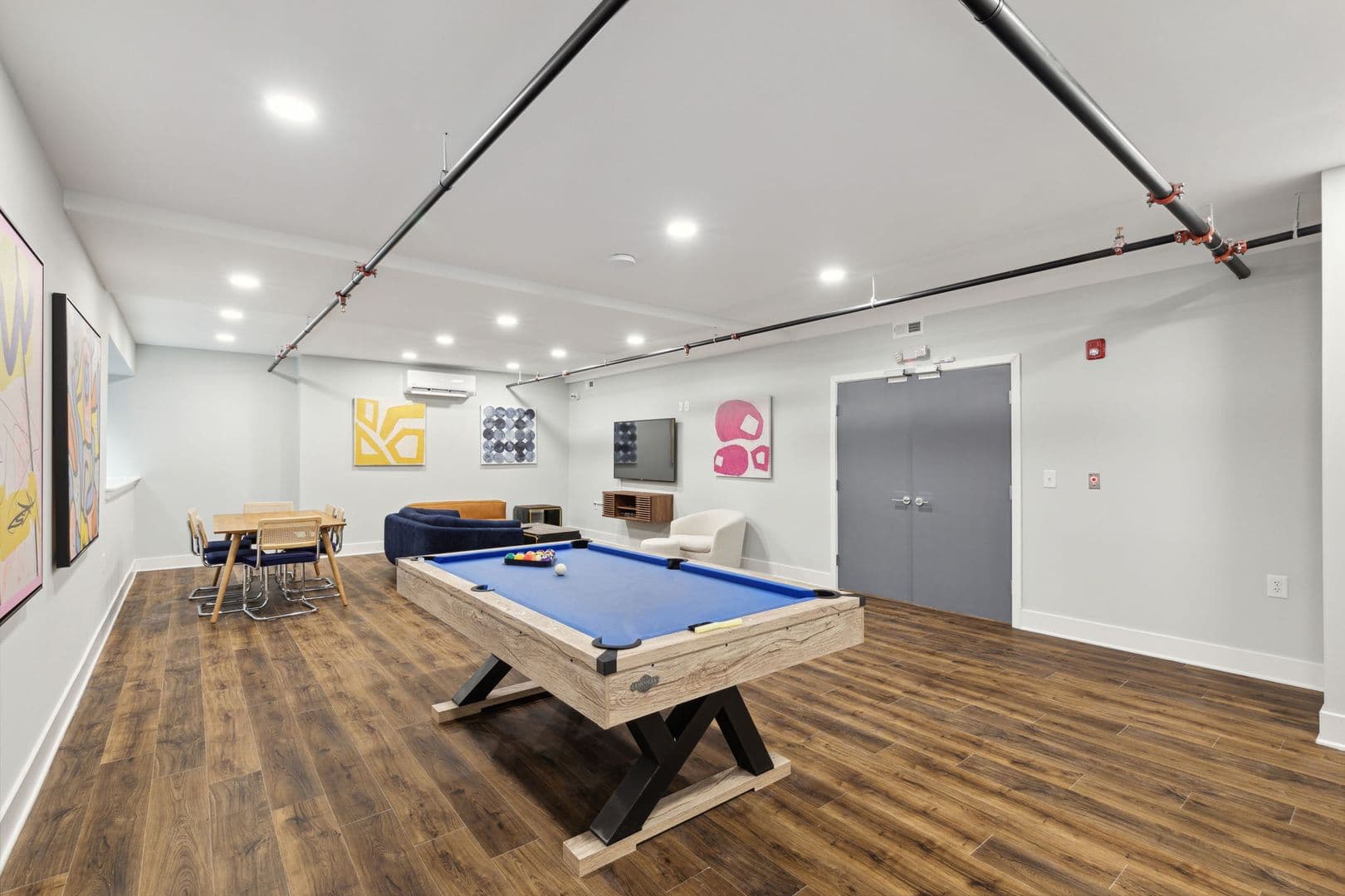 Philadelphia Apartment: 1701 Federal Street