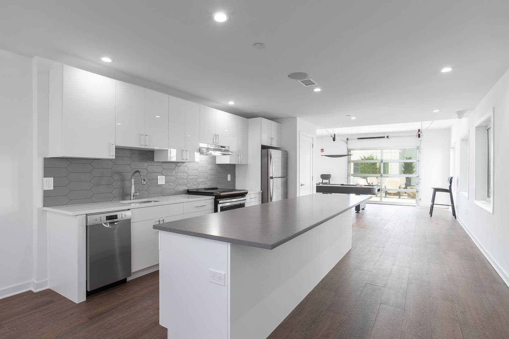 Philadelphia Apartment: 2501 Washington Avenue