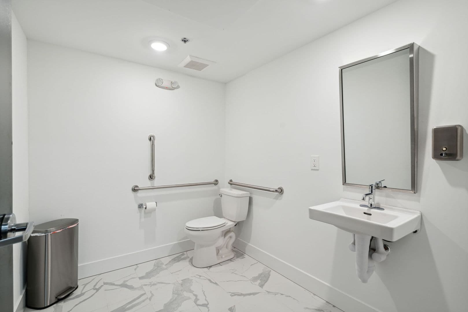 Philadelphia Apartment: 901 Leland Street