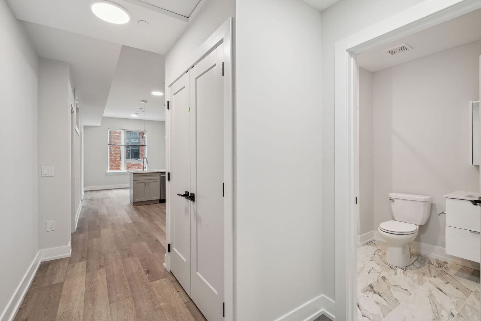 Philadelphia Apartment: 342 W Girard Ave