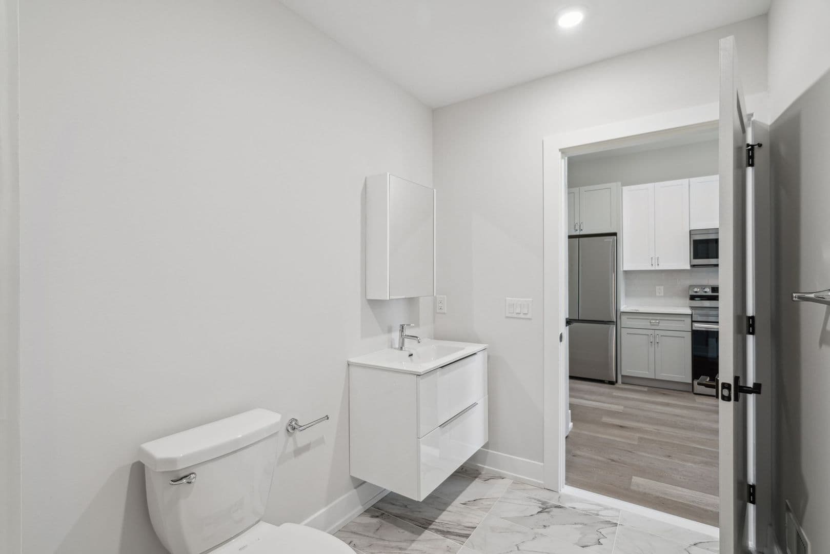 Philadelphia Apartment: 342 W Girard Ave