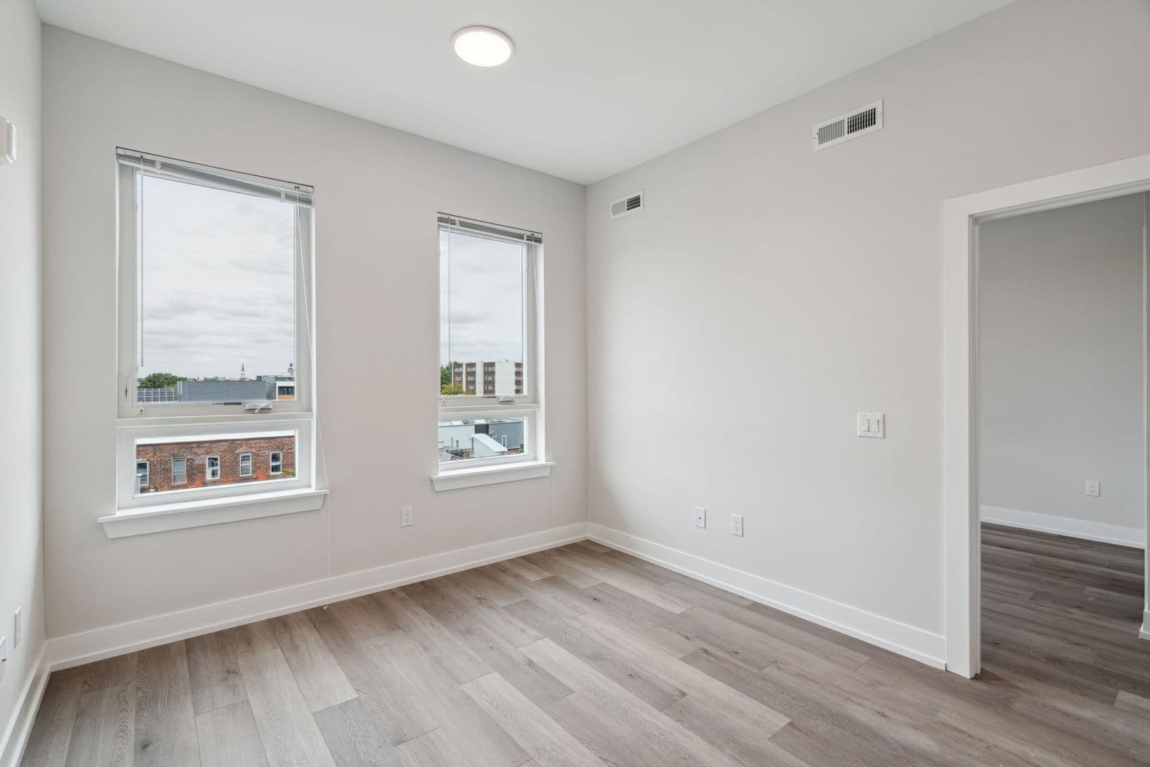 Philadelphia Apartment: 342 W Girard Ave