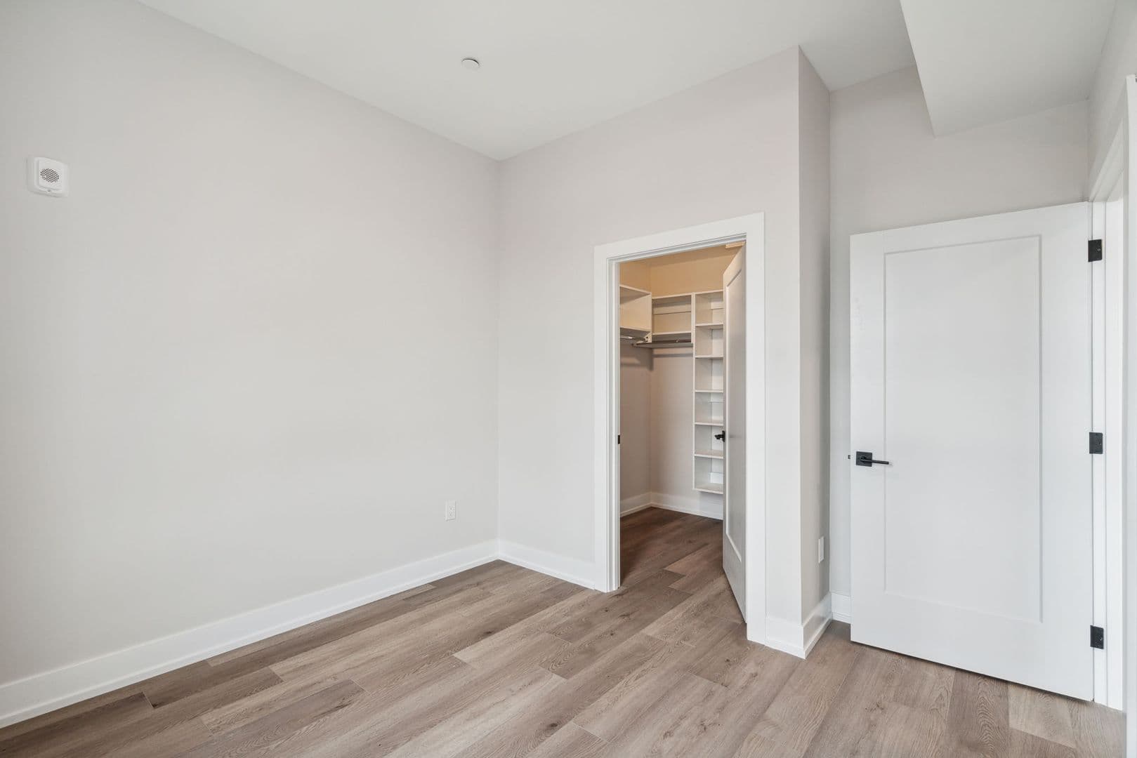 Philadelphia Apartment: 342 W Girard Ave