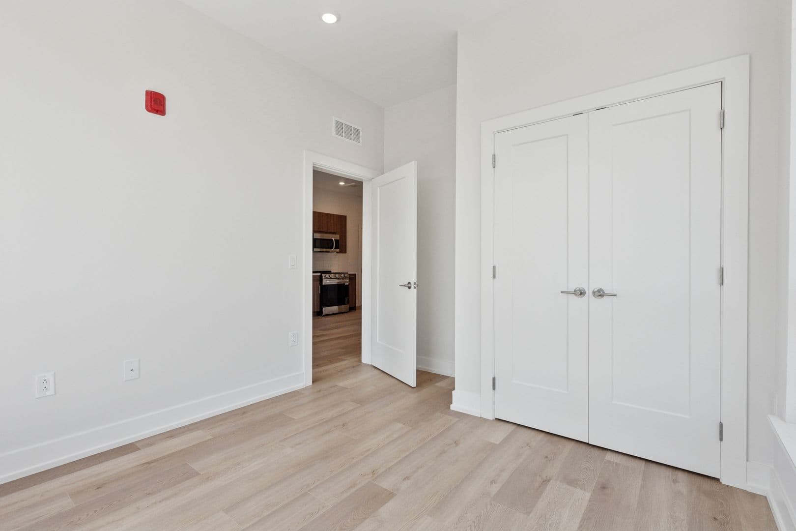 Philadelphia Apartment: 130 W Girard Avenue