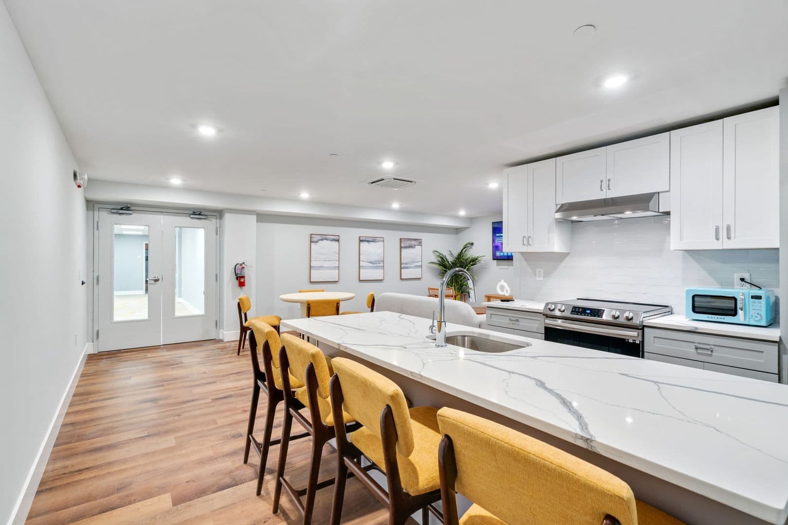 Philadelphia Apartment: 342 W Girard Ave