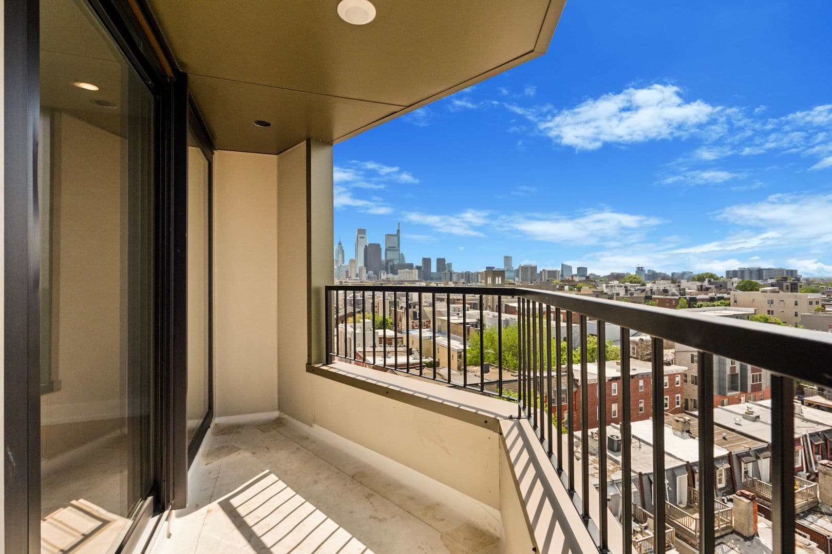 Philadelphia Apartment: 922 N Broad Street