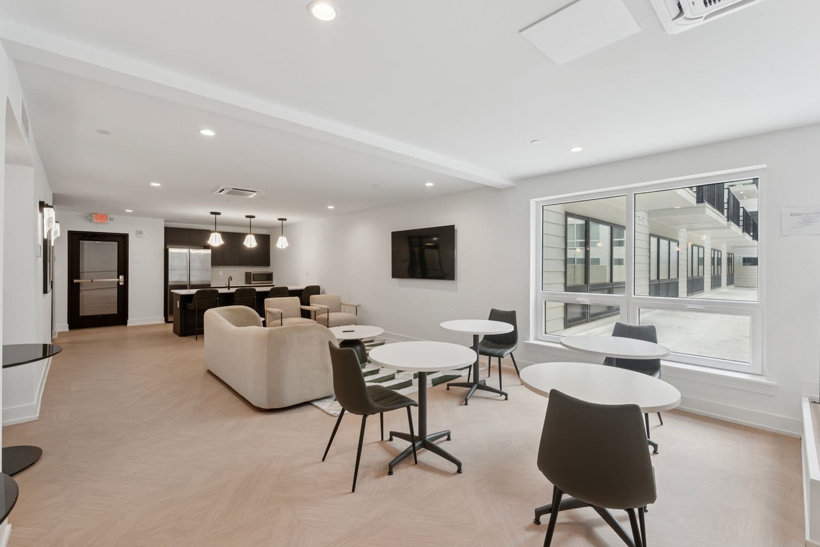 Philadelphia Apartment: 922 N Broad Street