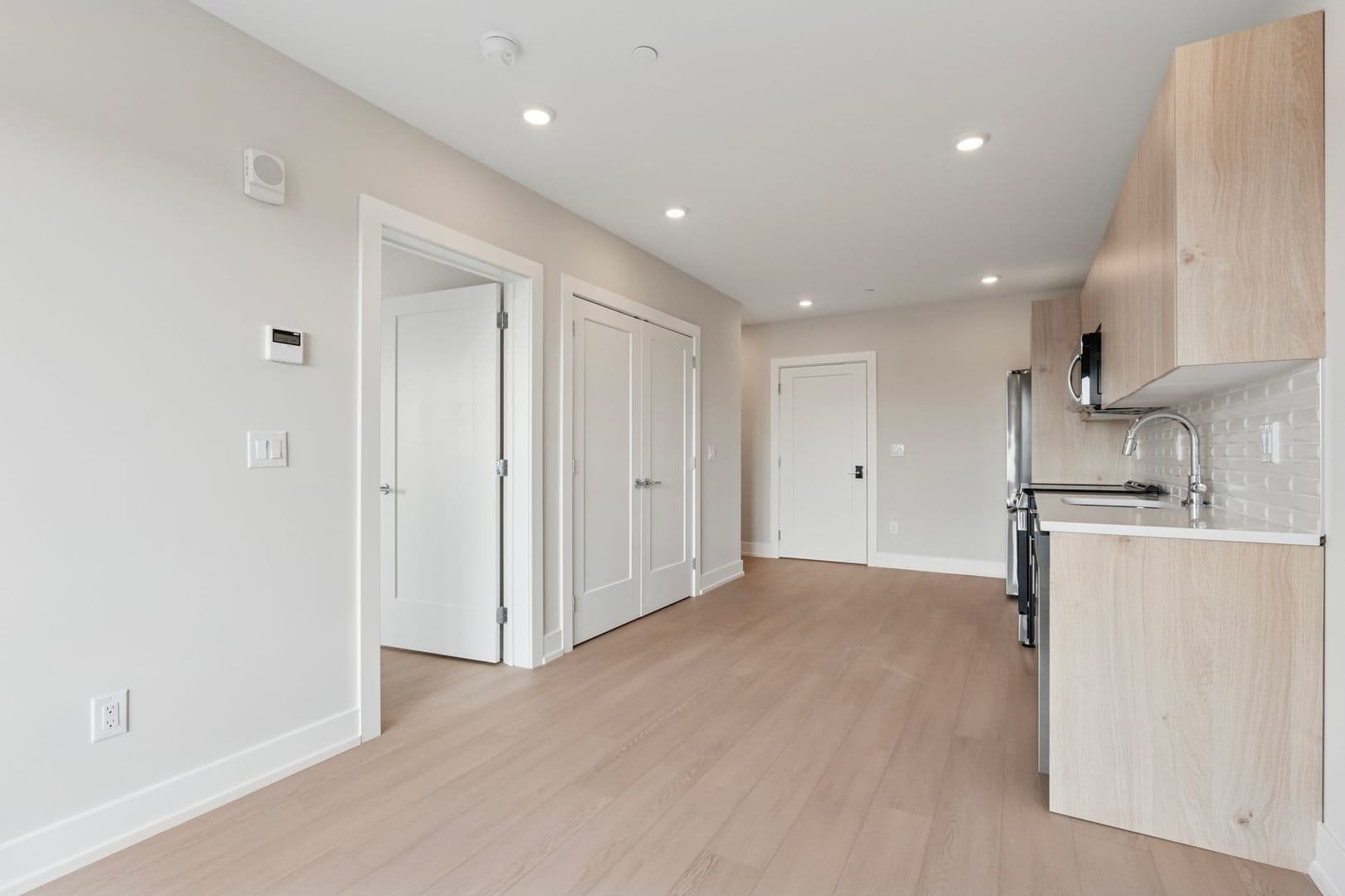 Philadelphia Apartment: 922 N Broad Street