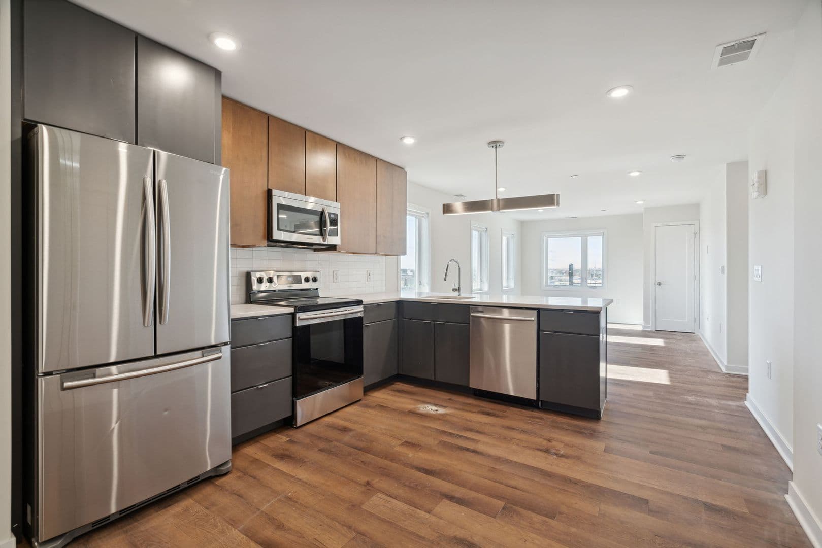 Philadelphia Apartment: 2501 Washington Avenue